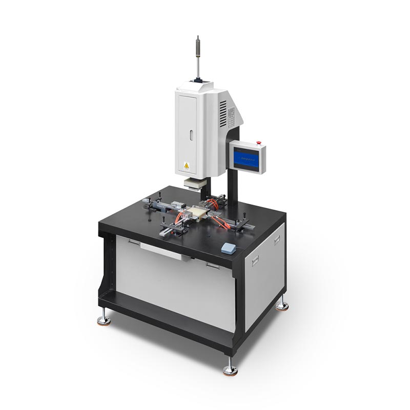 Maszyna do owijania sztywnych krawędzi pudełek